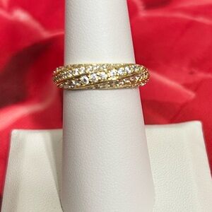 Pretty Bird 18k Gold Plated with a Twist Pattern of Cubic Zirconias, Size 7